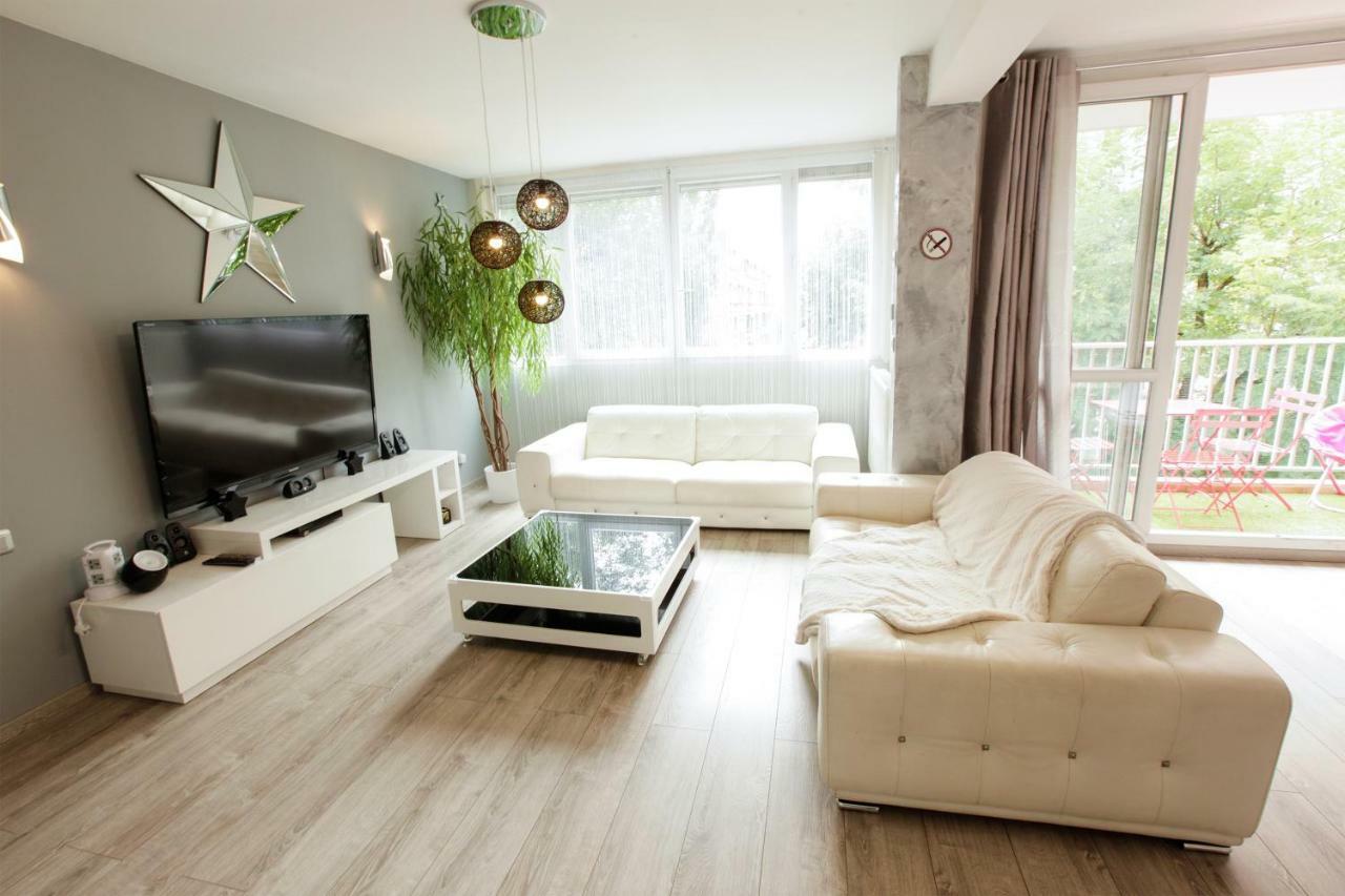 Le Celestay Villeurbanne Bagian luar foto