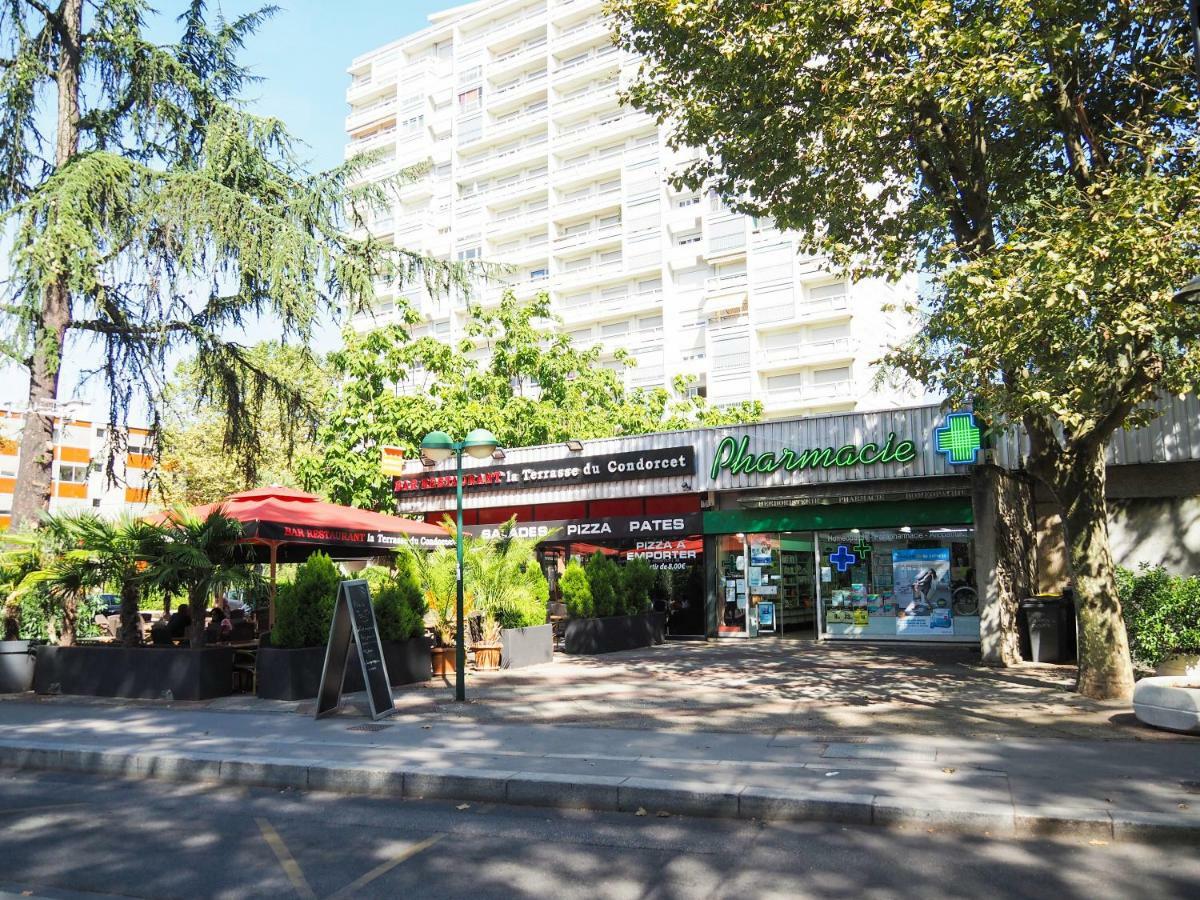 Le Celestay Villeurbanne Bagian luar foto